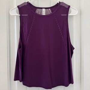 Lululemon / Sculpt Cropped Tank Top / Dramatic Magenta / Size 10